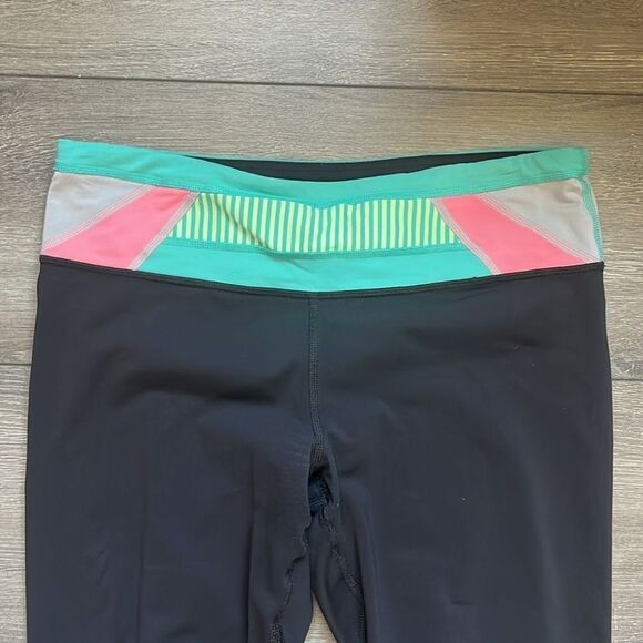 Size 8 Lululemon Run: Inspire Crop II - Picture 2 of 5